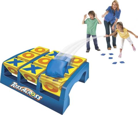 Elm mart Mattel Games Toss Across Kids Outdoor Game, Bean Bag Toss for Camping and Family Night, Get Three-in-a-Row for 2-4 Players