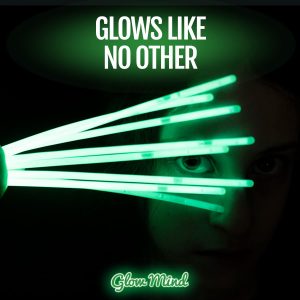 Elm Mart 100 Ultra Bright Glow Sticks Bulk - Halloween Glow in the Dark Party Supplies Pack - 8