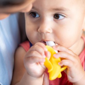 Elm Mart Nuby Nananubs Banana Massaging Teether