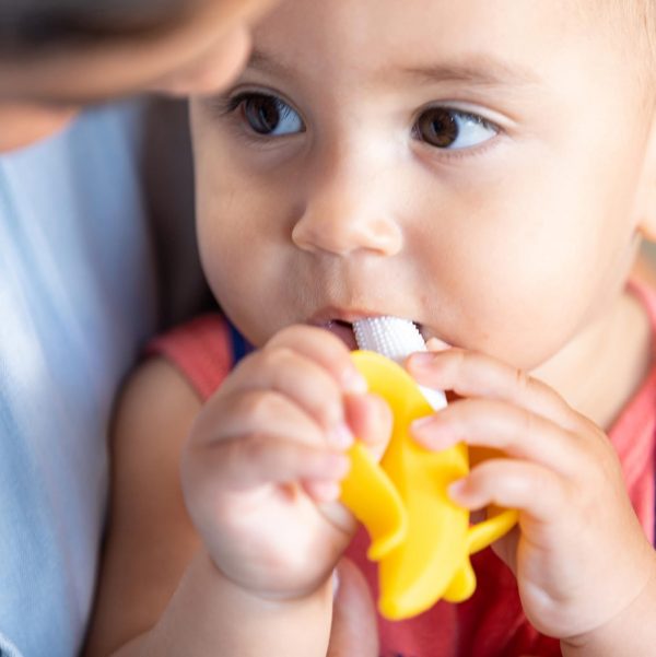 Elm Mart Nuby Nananubs Banana Massaging Teether